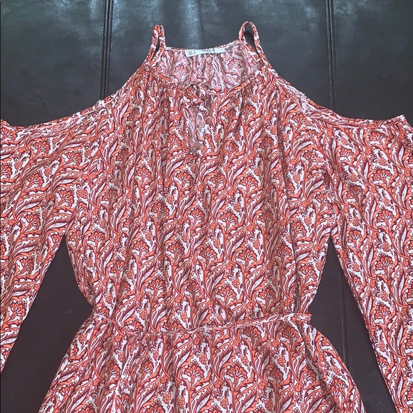 Floral Open Shoulder Dress - Picture 8 of 9